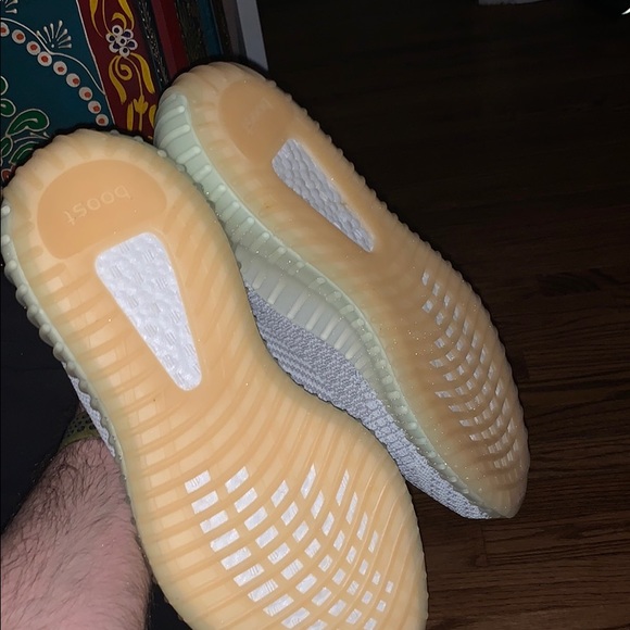 Brand new yeezy boost - Picture 2 of 4